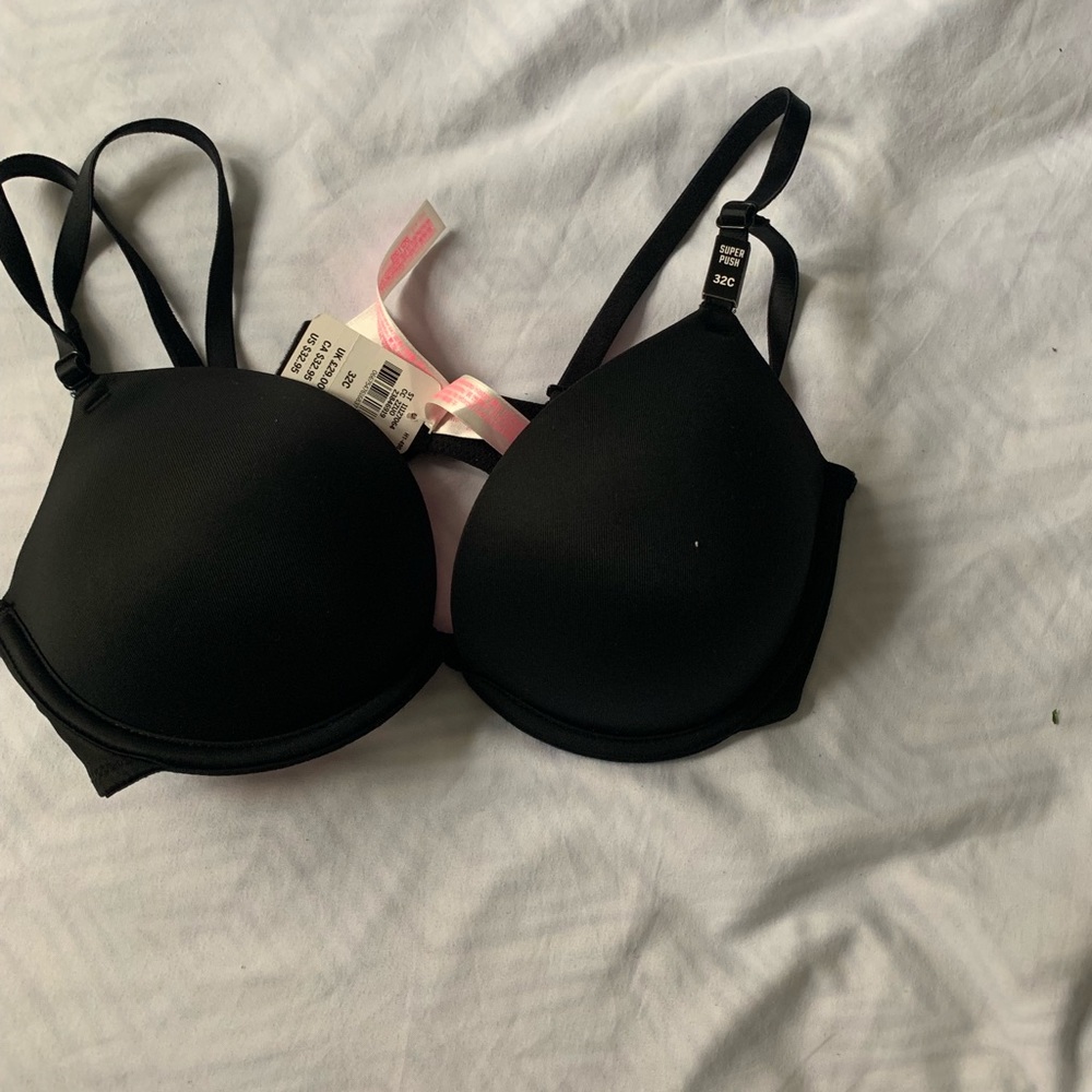 Pink victoria secret super push up bras💕